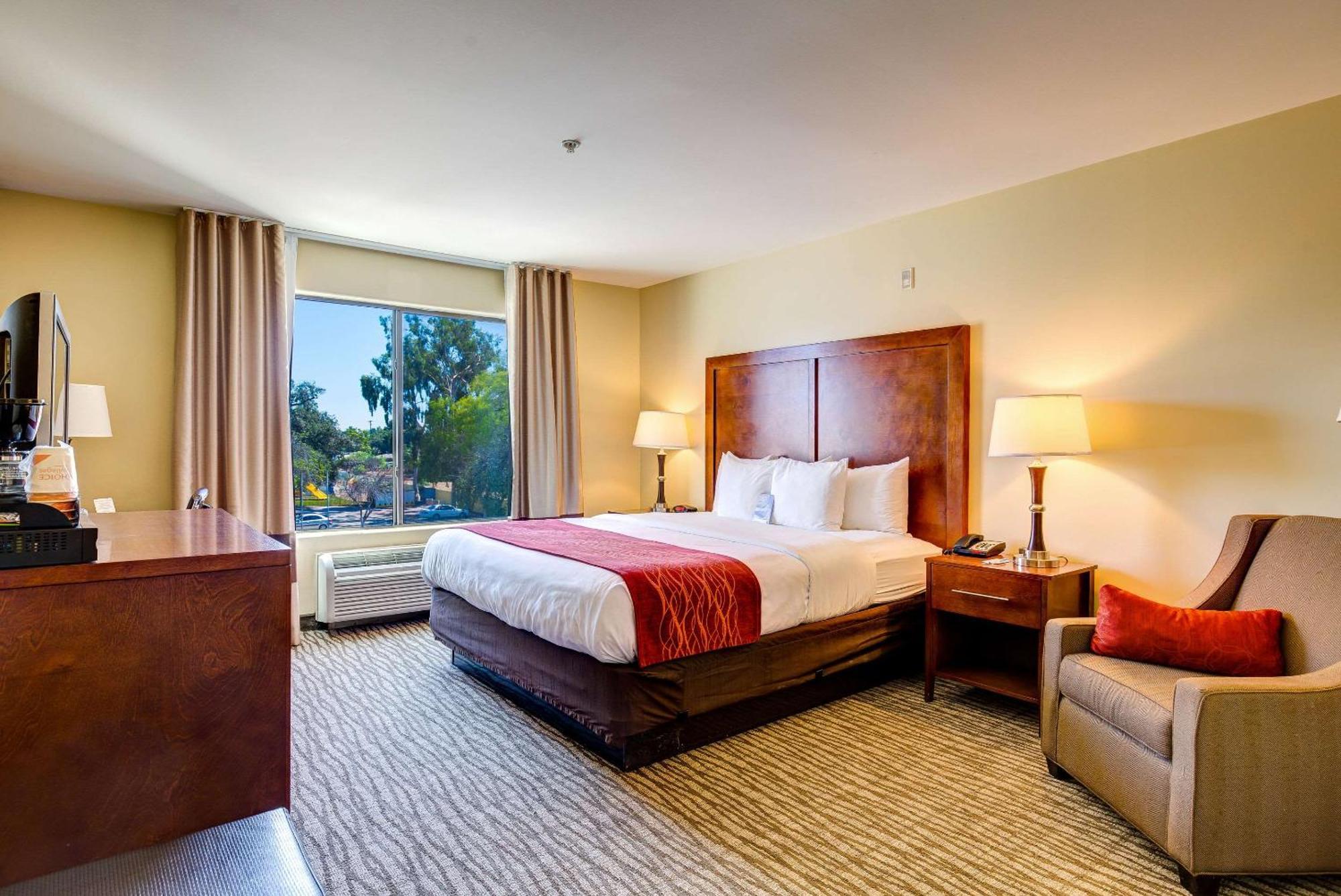 Comfort Inn Pomona Near Fairplex Bagian luar foto