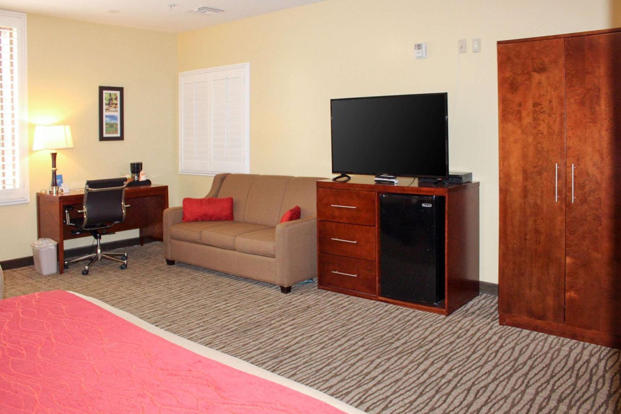 Comfort Inn Pomona Near Fairplex Bagian luar foto