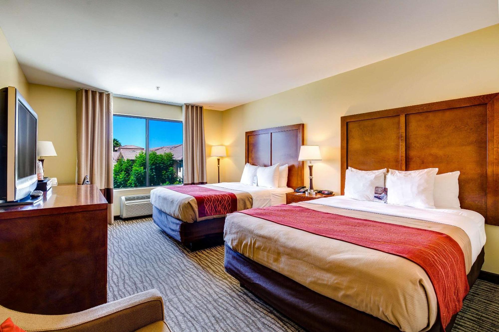 Comfort Inn Pomona Near Fairplex Bagian luar foto